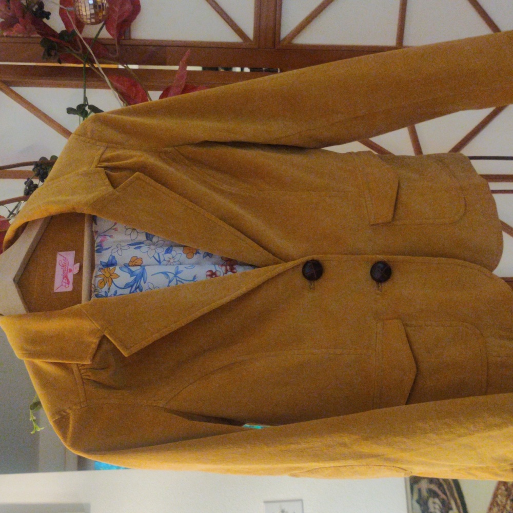 Priorities jacket like new - Picture 4 of 5